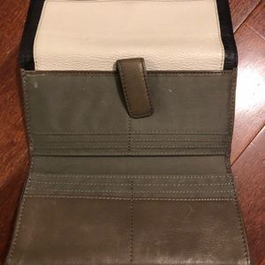 Fossil purse and wallet